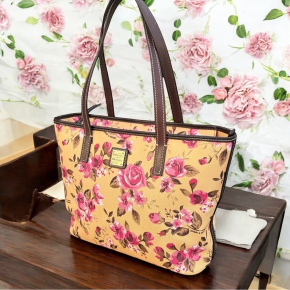 Dooney & Bourke Large Floral Tote Like New Women’s Handbag $348 MSRP - Picture 2 of 13